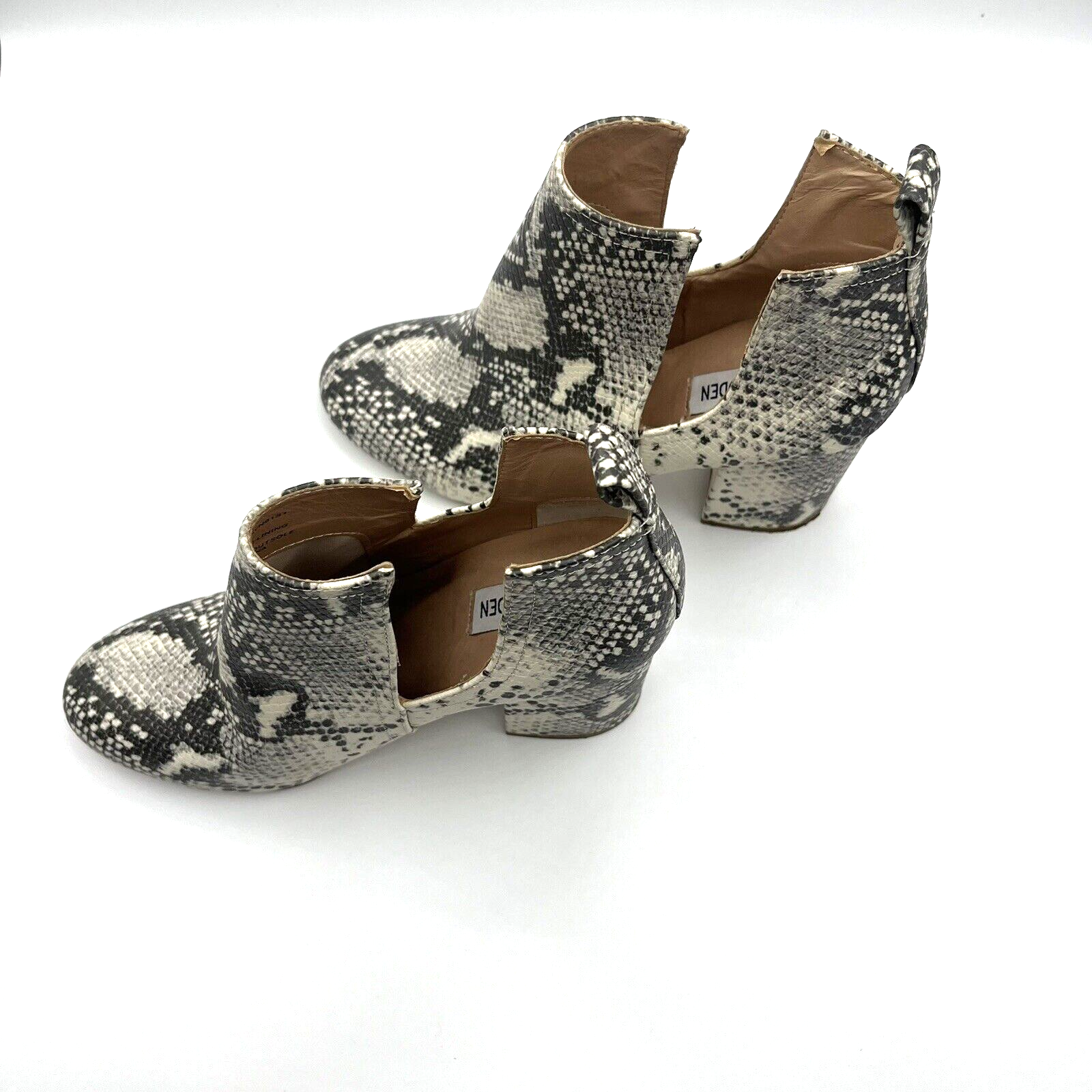 Steve Madden Gray Snakeskin Boots Women’s Size 8.5 Excellent Condition