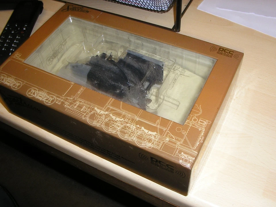 Bachmann Spectrum On30 0-4-0 porter steam locomotive. Unlettered. DCC. 28059.