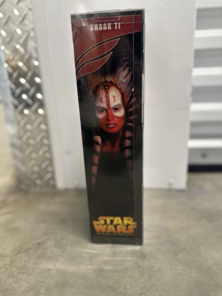 Figura de acción Star Wars Revenge of the Sith Shaak Ti 12" nueva en caja sellada. Foto 3 de 4