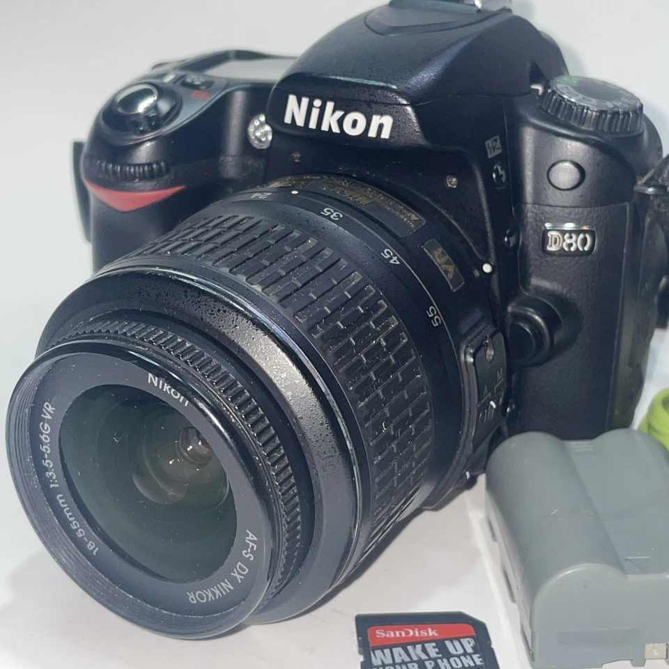 Cámara digital Nikon D80 10,2 Mp SLR DX VR AF-S Nikkor 18-55 mm con carga probada Foto 2 de 4