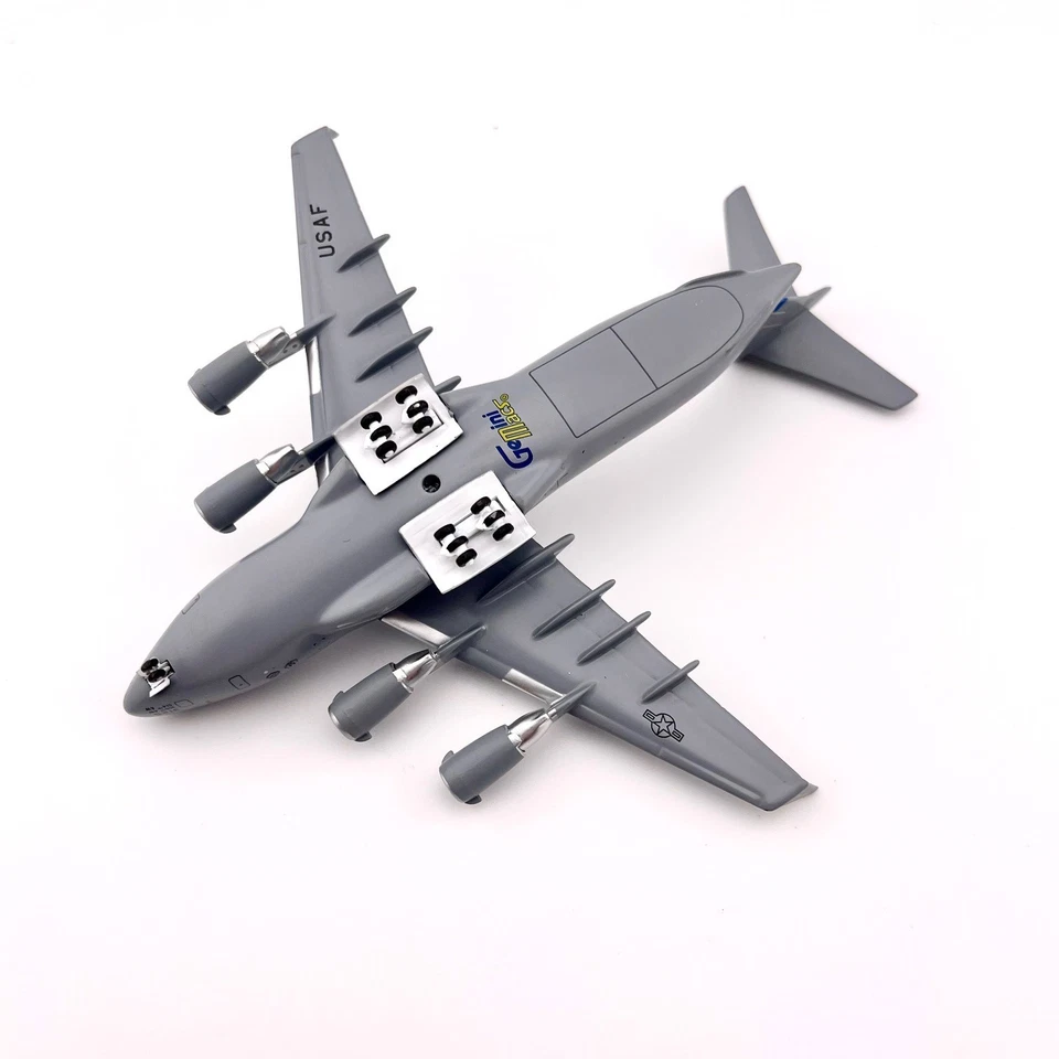 Gemini Macs escala 1:400 Boeing C-17 Globemaster III McGuire AFB USAF 03-3125 Foto 3 de 4