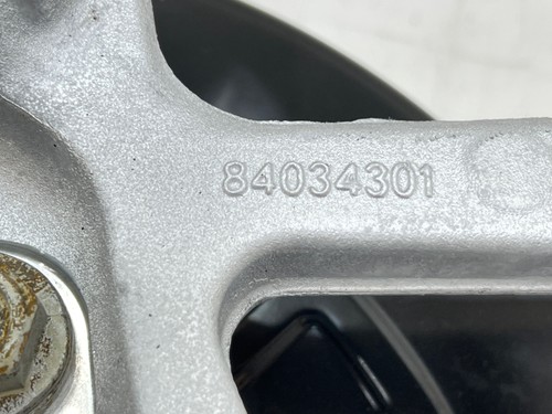 2018 - 2024 GMC TERRAIN REAR RIGHT SIDE SUSPENSION SPINDLE KNUCKLE & HUB OEM - Picture 9 of 10