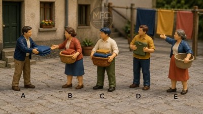 People Using Shared Laundry Yard Urban Scene Miniature Figures 1:87 1:64 Diorama