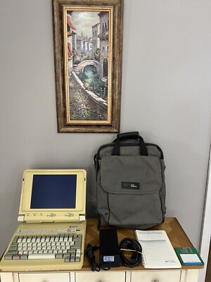 VINTAGE Zenith Data Systems SuperSport 286 portable computer. W