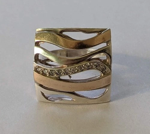 Vintage ring sterling silver 925 Size 8 Weight 7.15 g. Gold insert 9 ct.
