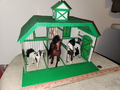 Vintage Marchon Grand Champions Riding Academy Grooming Corral Toy Stable Horses