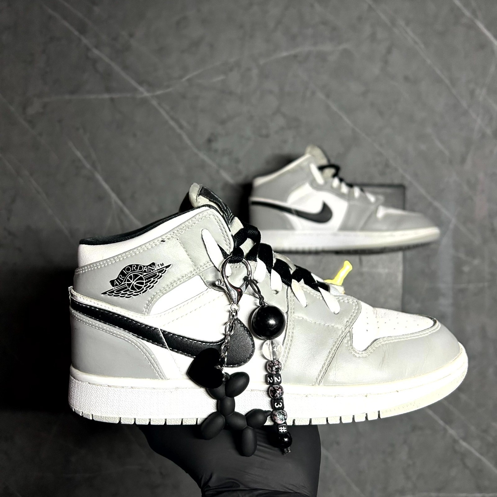 Nike Air Jordan 1 Mid grigio/bianco – EU 38