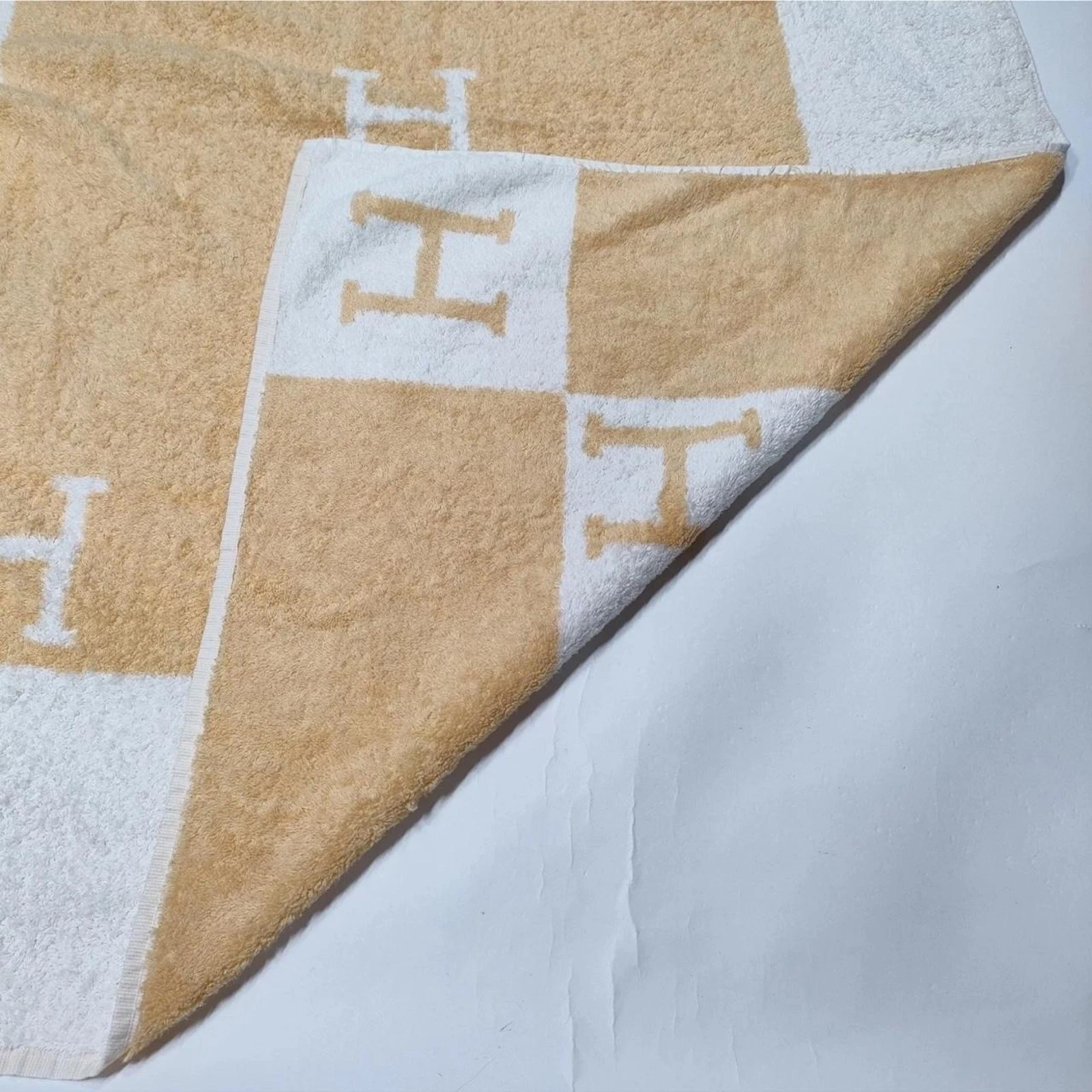 Hermès White Orange Beige L Bath Beach Pool Towel Quiet Luxury Classic Iconic