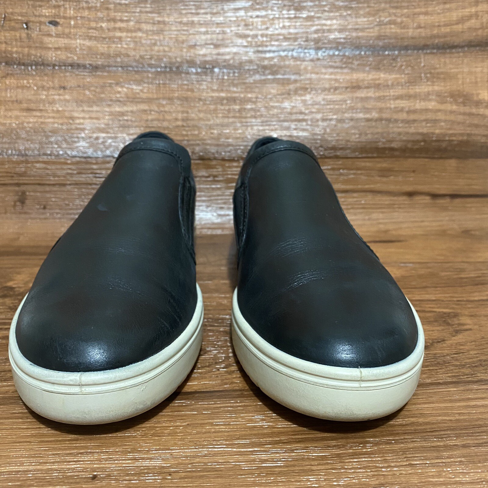 ecco black leather slip on sneakers