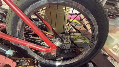 Eclat Seismic Kassette und Vorderradnabe auf Gsportfelgen chrom/rot sehr guter Zustand