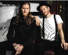 * THE LUMINEERS * signed 8x10 photo * WESLEY SCHULTZ & JEREMIAH FRAITES * COA *