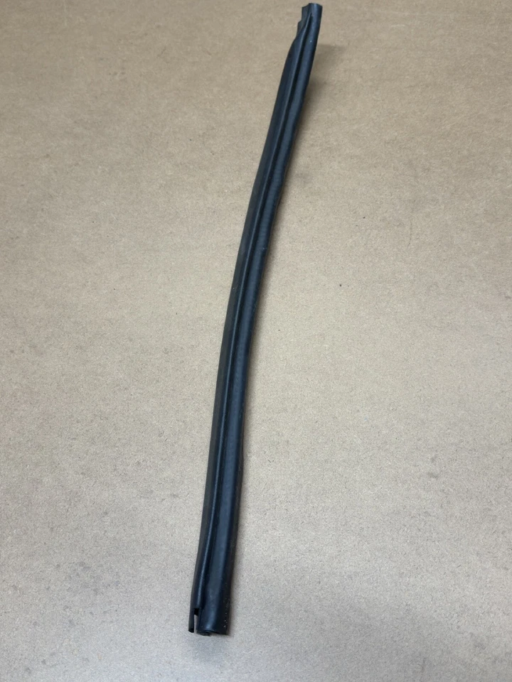 1991 -95 Toyota MR2 Door Jamb Weatherstrip Rubber Seal Trim Interior Left Driver - Image 2 of 4