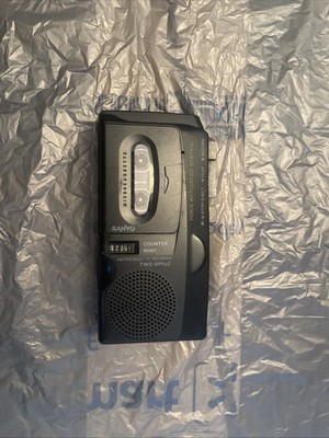 SANYO Voice Activated Microcassette Recorder M-5699  Rechargeable Battery Tested