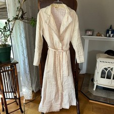 Vintage quilted long dressing gown Robe satin Barbizon Medium cream embroidered