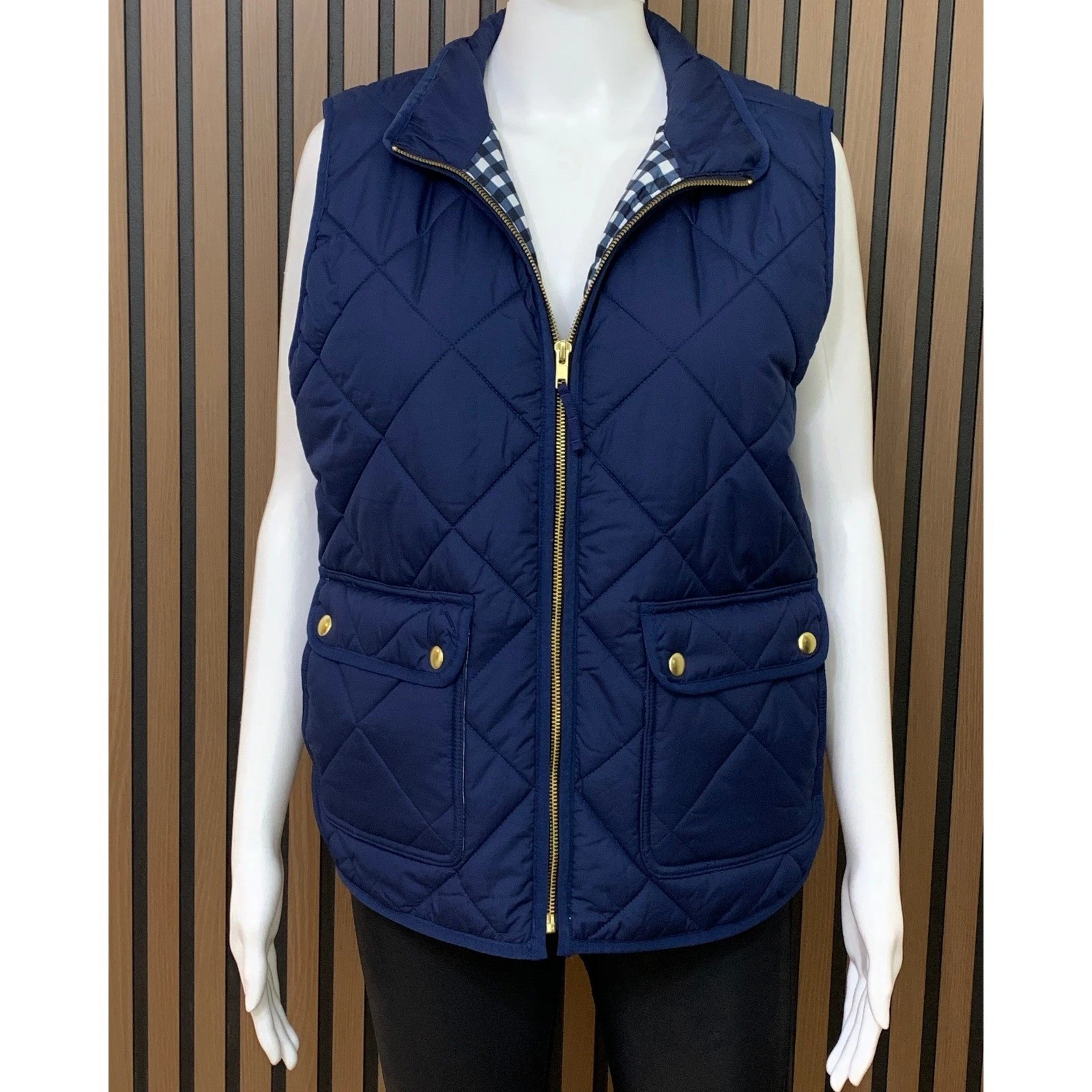 J.Crew Excursion Quilted Vest Navy Blue Gingham Lining BJ901 Mens Large
Opens in a new window or tab