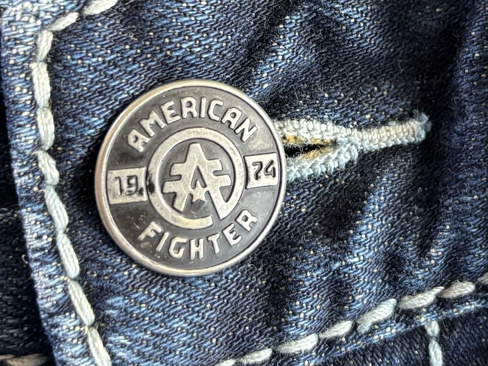 Pantalones de mezclilla American Fighter Legend ajustados rectos bordados etiqueta para hombre 30 (31x29) Foto 4 de 4