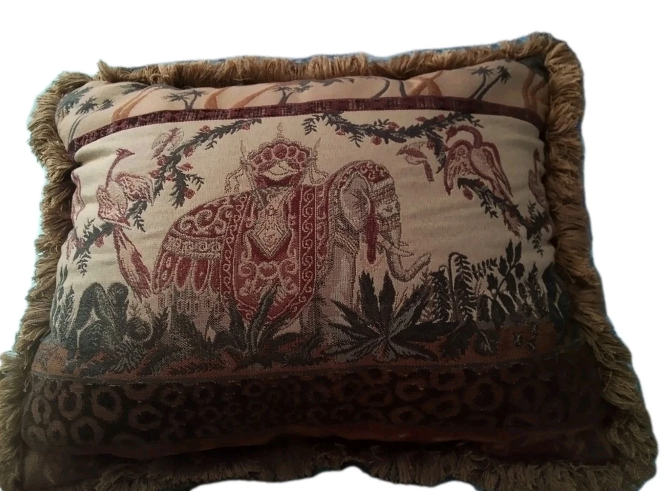 Vintage Ethan Allen decorative tapestry pillow 16x13 - Image 2 of 4