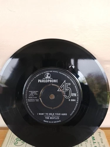 The Beatles – I Want To Hold Your Hand – 7" Vinyl – 1963 – R 5084 VG+