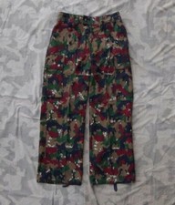 Schweizer Feldhose Tarnhose M83 Armeehose alpentarn neuwertig Größe 44/72