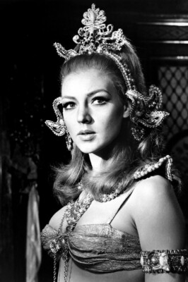 Casino Royale Joanna Pettet Sexy Costume James Bond Girl 18x24