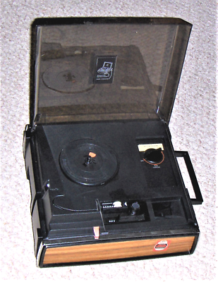 Vintage.. KODAK MOVIEDECK 425 8MM & SUPER 8 MOVIE PROJECTOR
