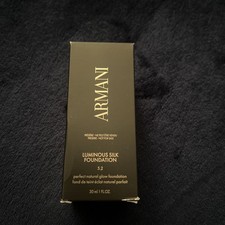 NIB NEW Giorgio Armani - 5.2 Light Medium - Luminous Silk Foundation 30ml