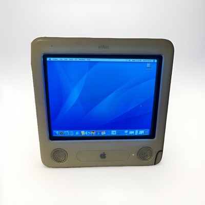 Apple eMac G4 (700MHz, 1GB RAM, Mac OS X 10.4.11) – Working