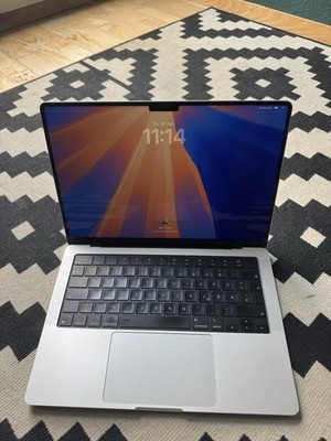 Apple MacBook Pro M2 Pro 14'' 16GB RAM 512GB SSD (Nur 120 Ladezyklen)