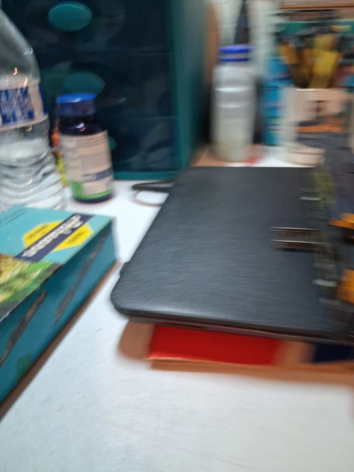 Athearn HO Santa Fe EMD GP30  #6237 Diesel Locomotive Vintage - Image 2 of 4