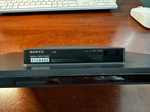 Sony S-Frame Digital Picture Frame DPF-VR100 10.2" w/ Power Supply & USB Cable - Picture 11 of 11