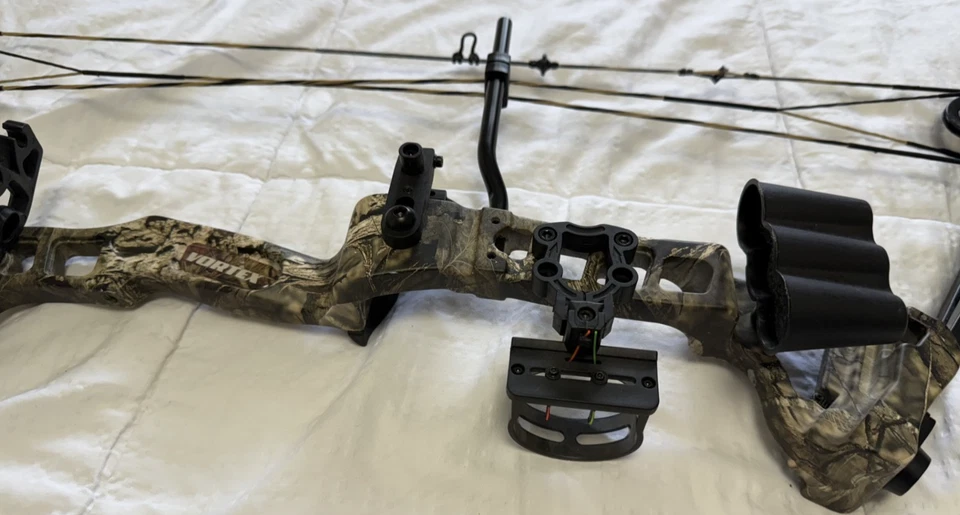 Barnett Vortex youth Mossy Oak Compound RH Bow BAR1105MO Draw 45lb Clean $229 - Image 3 of 4