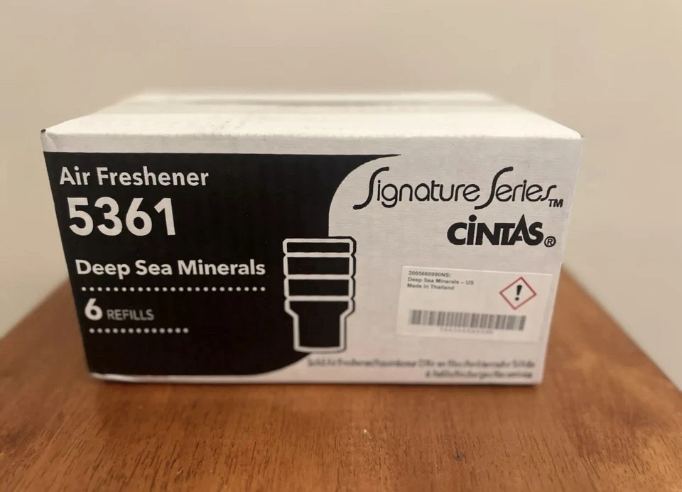 Ambientador Cintas Signature Series: aroma de minerales de aguas profundas Foto 3 de 3