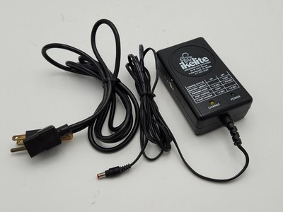 Ikelite Battery Charger 100-240V for 9.0V 1.25A NICD 5.4 AMP Battery Packs