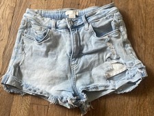 H M Women  s Size 6 Festival Cutoff Distressed Denim Jean Shorts