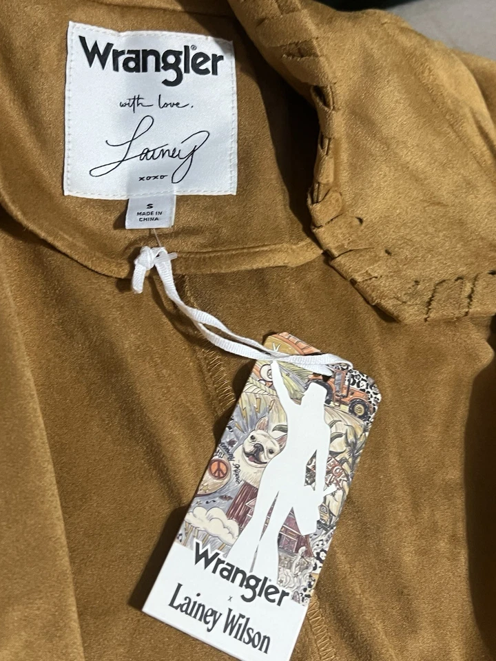 Chalecos de gamuza sintética con flecos tostados Wrangler Lainey Wilson talla pequeña 112368240 Foto 4 de 4
