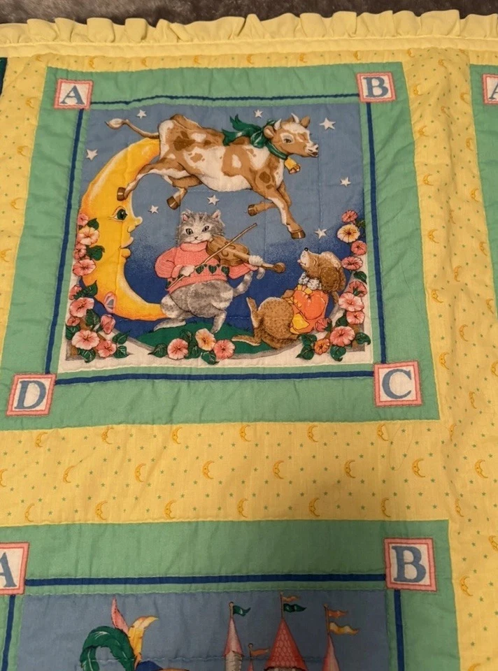 Edredón de bebé hecho a mano madre ganso rimas infantiles volantes luna/estrellas de colección Foto 3 de 4