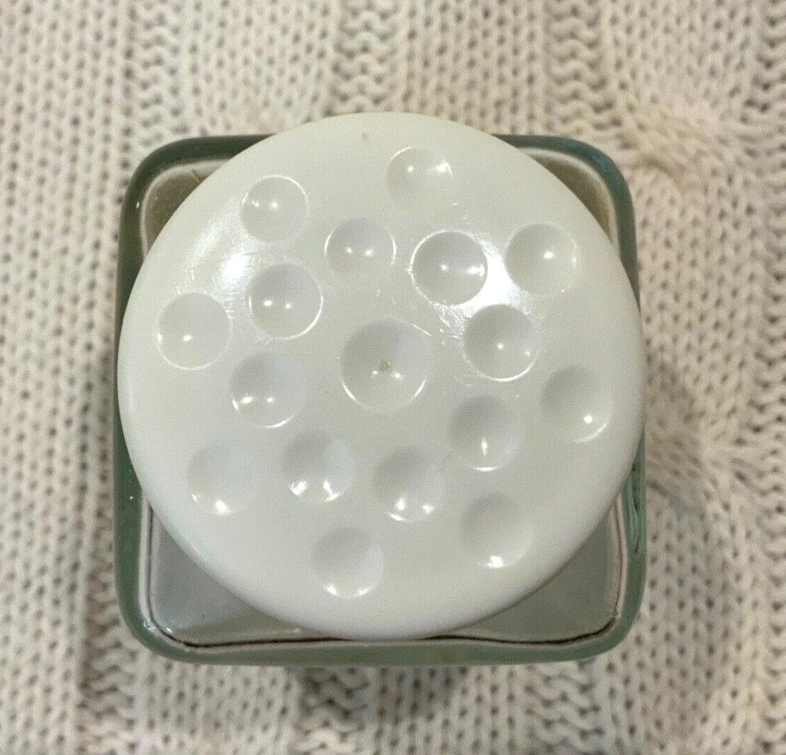 Vintage Upjohn Unicap M Empty Glass Vitamin Bottle Plastic Lid 1 3/4” W Display