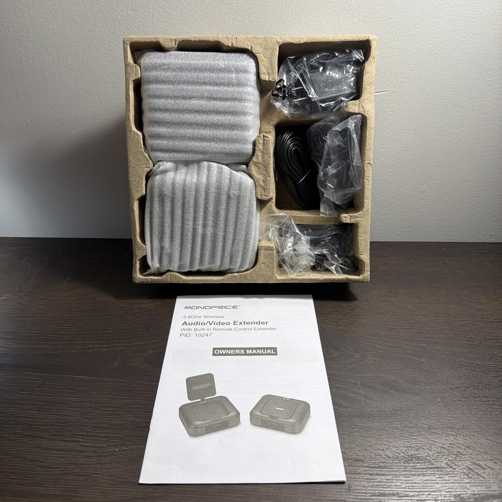 Monoprice 5.8 Ghz Wireless Audio Video Receiver And Transmitter RCA AV Cable