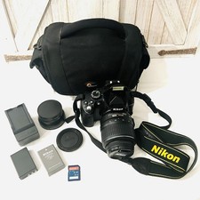 Nikon D5000 DSLR Camera AF-S DX Nikkor 55-200mm f/4-5.6G Lens