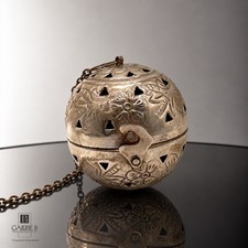 (6) Potpourri Messing Versilbert Kugel bef&uuml;llbar Pomander Floral Dekor Metall