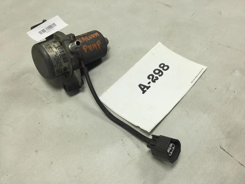 2012 CHEVROLET TRAVERSE 3.6L POWER BRAKE BOOSTER AUXILIARY VACUUM PUMP OEM+ - Image 2 of 4