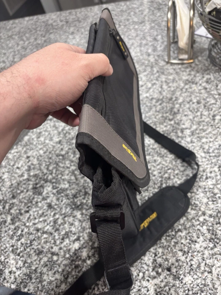 Bolso de hombro Targus usado para computadora portátil - ¡Mensajero asequible! Foto 4 de 4