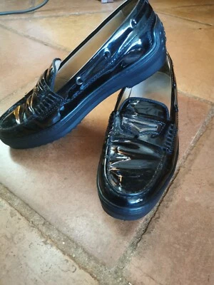 Mocassins TOD'S en cuir verni noir - Photo 1/4