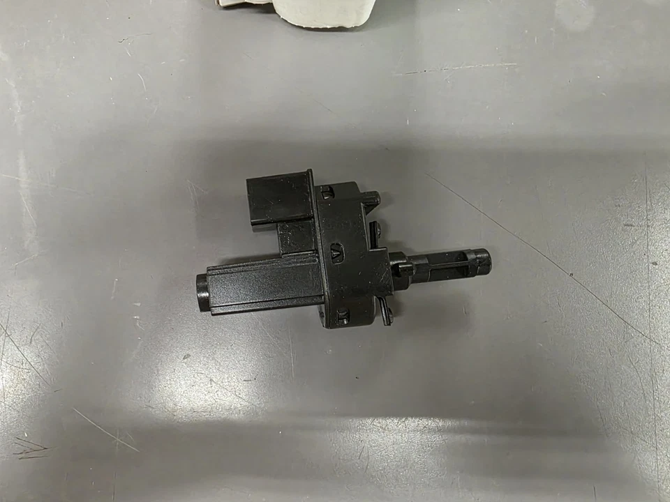 Interruptor interno de embrague de arranque genuino OEM Ford Motorcraft SW6490 Foto 4 de 4