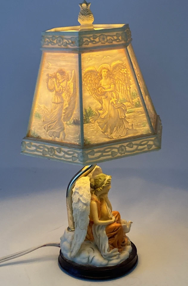 Vintage Resin Angel Figurine Lamp w/6 Panel Decorated Lithophane Shade - Image 3 of 4