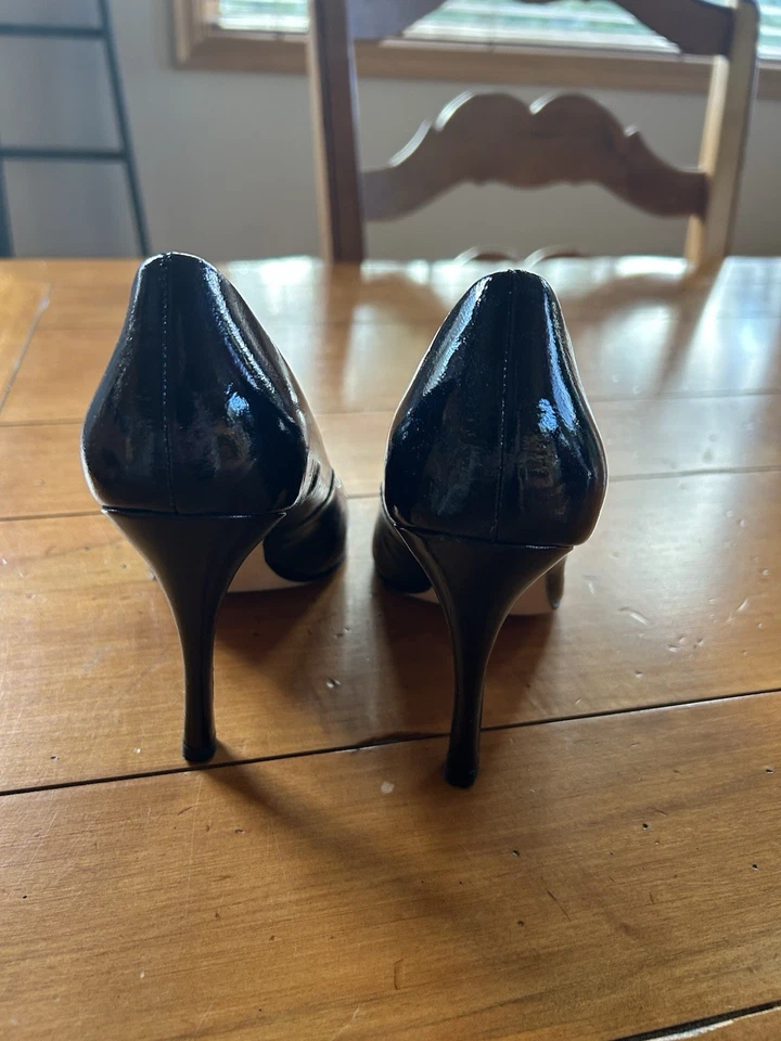 Boutique Navy Blue Patent Leather High Heels - Image 3 of 4