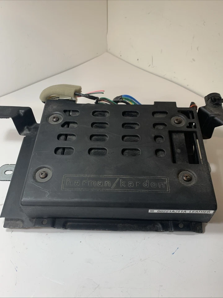 Amplificador de audio Subaru Outback Harman Kardon 2010 OEM 86221AJ11A Foto 4 de 4