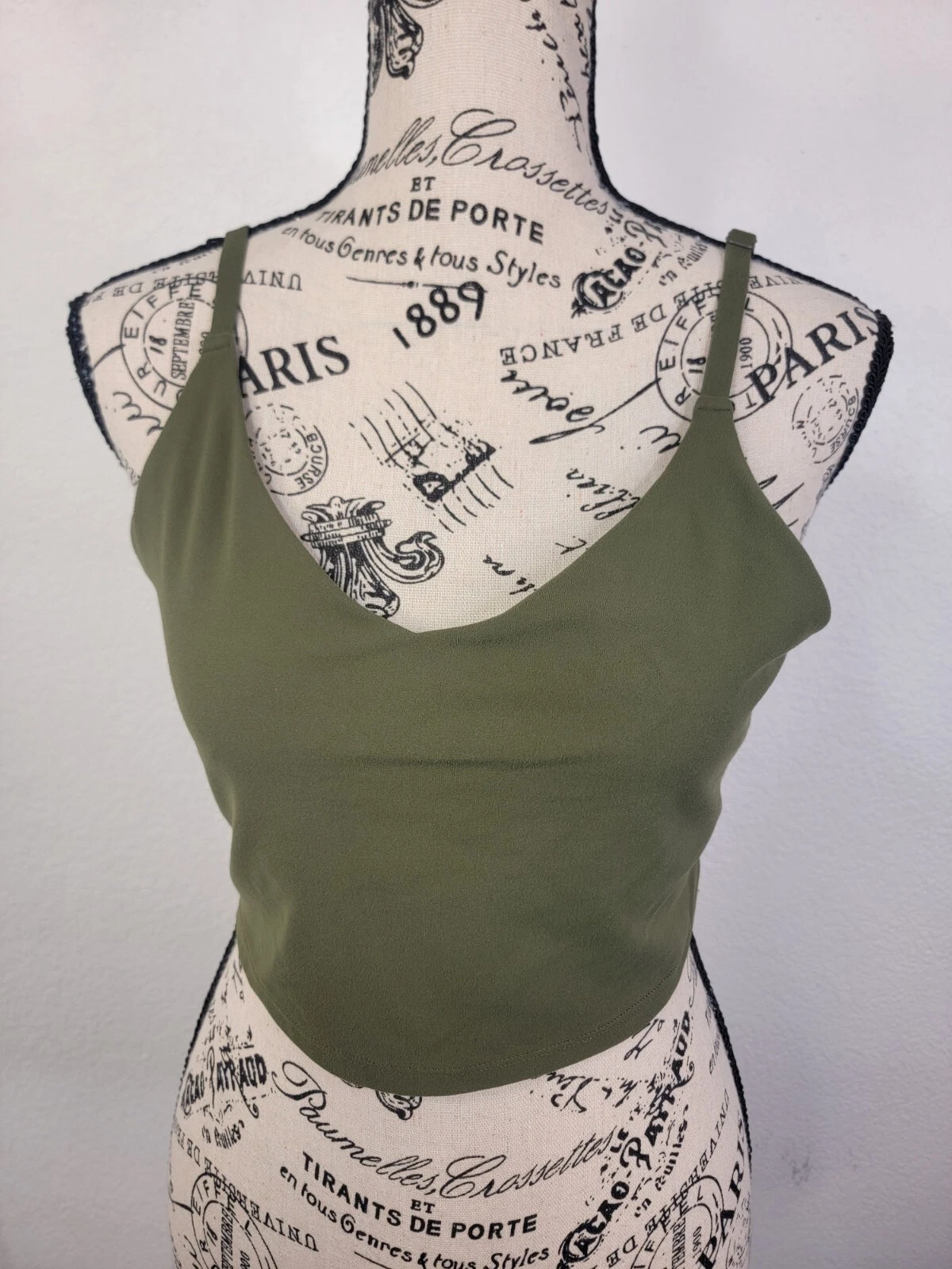 athleta crop adjustable removable pads sport bra tank-top