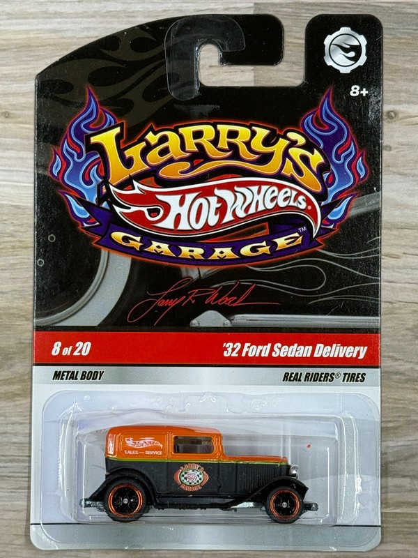 Hot Wheels - Larry's Garage - '32 Ford Sedan Delivery #8/20 -in Protector