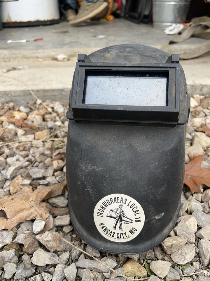 •casco de soldadura negro usado - kt industries inc. Solo usado un puñado de veces Foto 2 de 2